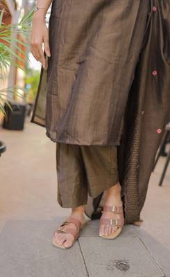 Chocolate brown embroidered  vertical cotton straight kurti pant dupatta set 4