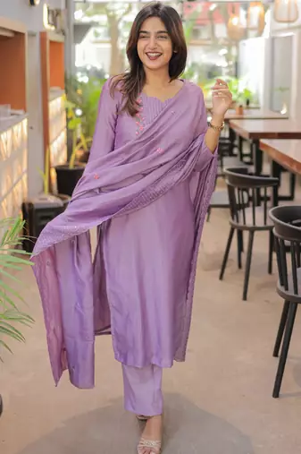 Lavendar embroidered  vertical cotton straight kurti pant dupatta set
