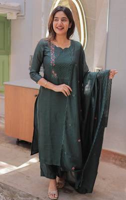Cobalt embroidered  vertical cotton straight kurti pant dupatta set 1