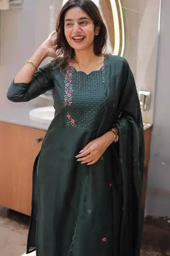 Cobalt embroidered  vertical cotton straight kurti pant dupatta set