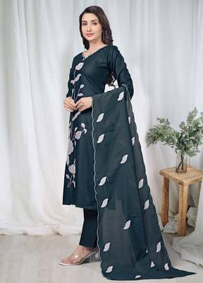 Morpich embroidered  vertical cotton straight kurti pant dupatta set 4