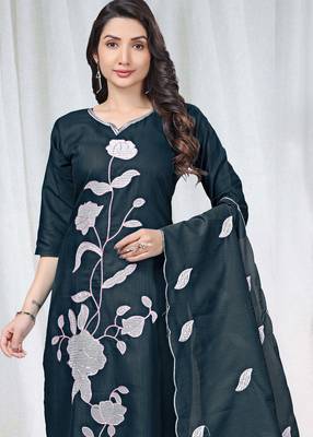 Morpich embroidered  vertical cotton straight kurti pant dupatta set 5