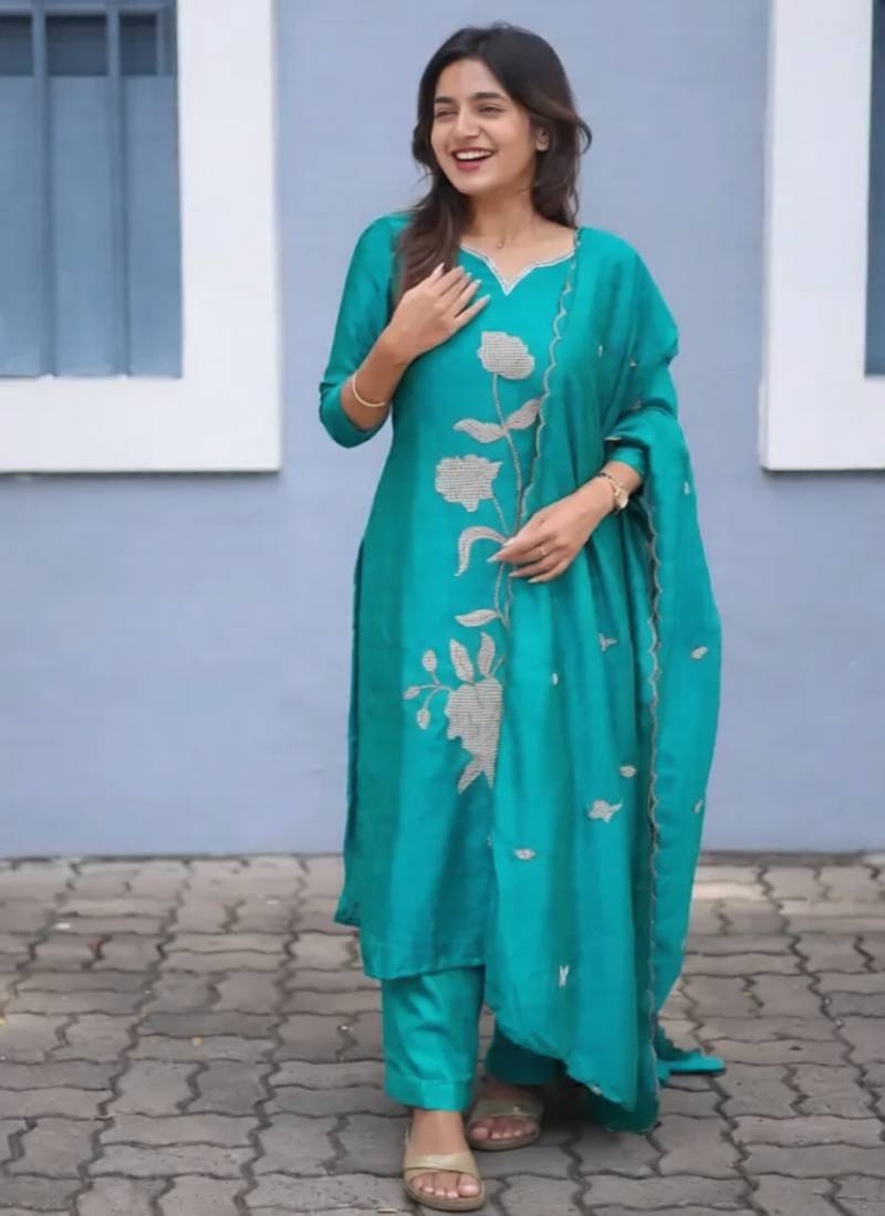 Sky blue embroidered vertical cotton straight kurti pant dupatta set
