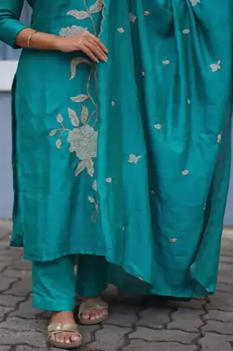 Sky blue embroidered vertical cotton straight kurti pant dupatta set
