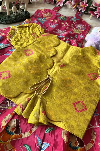 Designer viscose natural crepe position with kalamkari work gown koti