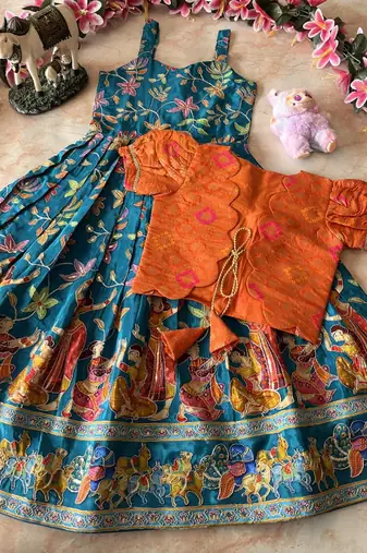 Designer viscose natural crepe position with kalamkari work gown koti