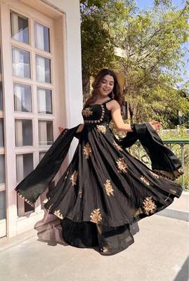 New womens trending flared anarkali suit with gold floral embroidery gown set 2