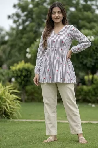 Women's casual heart print flared short kurti  pant set