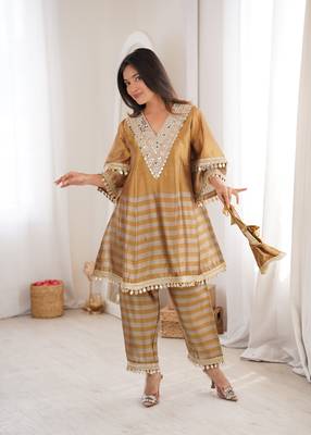  two-tone tissue kurti palazzo set with mirror work & batwa 3
