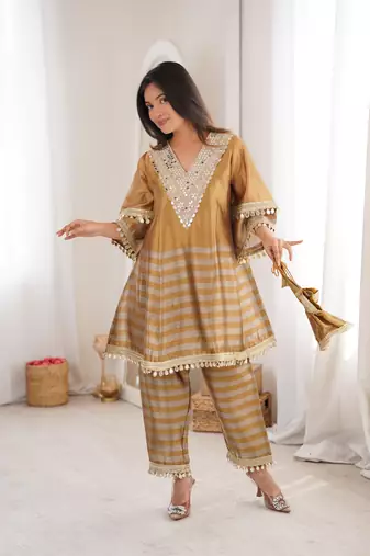  two-tone tissue kurti palazzo set with mirror work & batwa