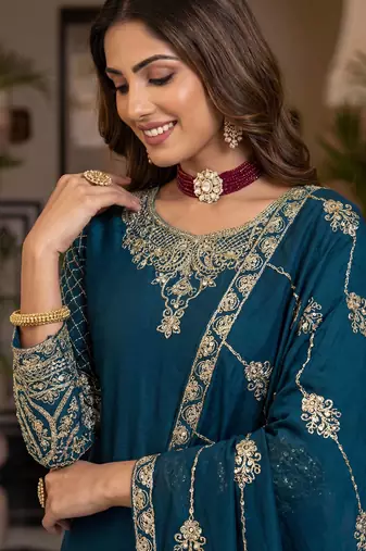wear sharara with heavy border dupatta set