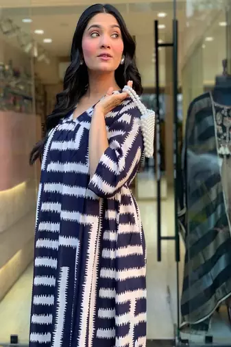 Floral printed cotton v neck navy-blue dress