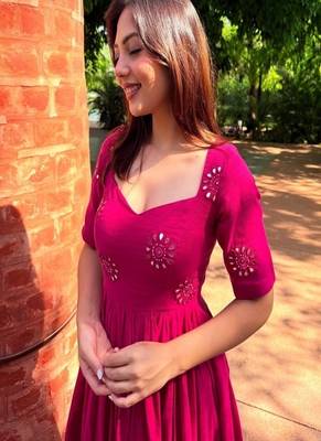 Floral embroidered cotton square neck red anarkali kurti 2