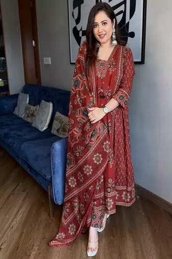 Floral printed cotton v neck red  kurta trouser & dupatta set
