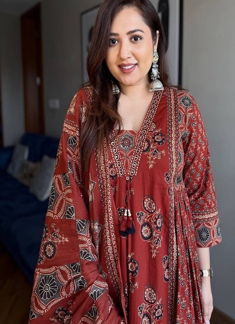 Floral printed cotton v neck red  kurta trouser & dupatta set