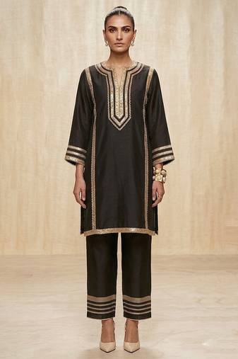Black embroidered chanderi silk kurta set
