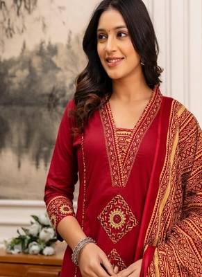 Floral printed cotton v neck red kurta trouser & dupatta set 4