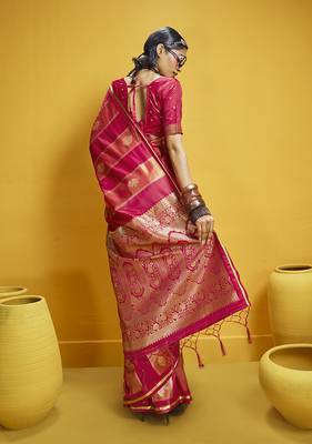 Red color satin silk blend handloom weaving saree 4