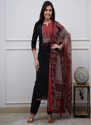 Floral printed cotton round neck black  kurta trouser & dupatta set 1