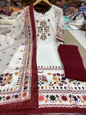 printed maslin kurta set with sequence work dupatta & rayon pant 2