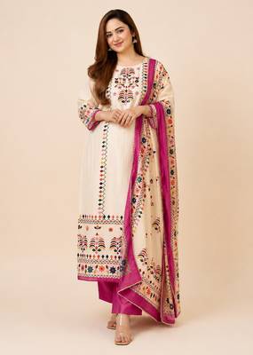 printed maslin kurta set with sequence work dupatta & rayon pant 1