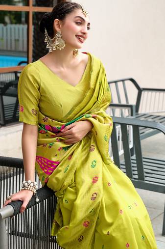 Parrot silk blend banarasi saree with unstitched blouse piece
