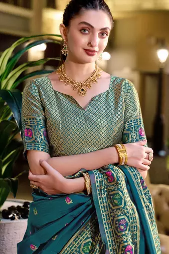 Rama silk blend banarasi saree with unstitched blouse piece