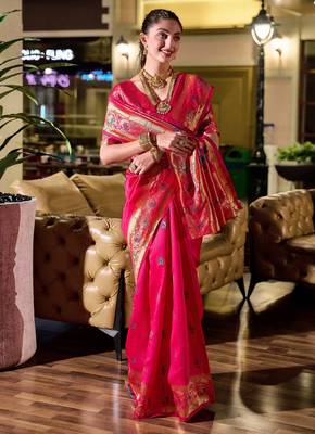 Rani pink silk blend banarasi saree with unstitched blouse piece 2