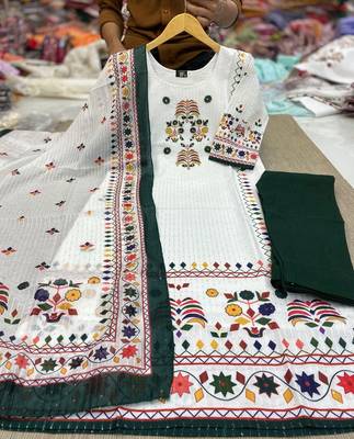  printed maslin kurta set with sequin work dupatta & rayon pant 2
