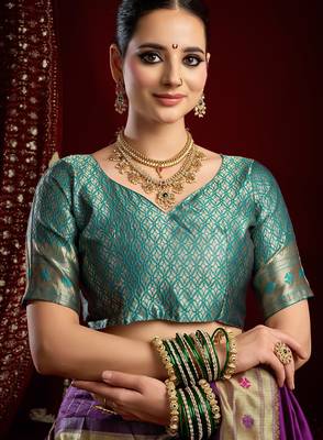 Purple silk blend banarasi saree with unstitched blouse piece 5