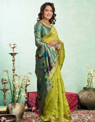 Parrot silk blend banarasi saree with unstitched blouse piece 3