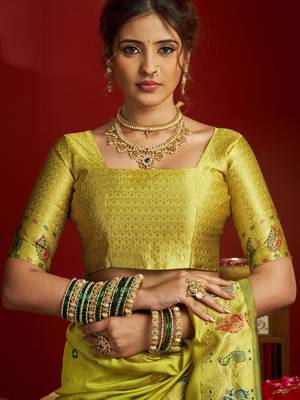 Parrot silk blend banarasi saree with unstitched blouse piece 5
