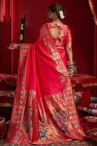 Pink silk blend banarasi saree with unstitched blouse piece
