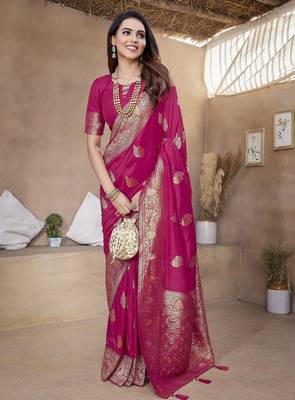Rani pink silk blend with zari weave saree with unstitched blouse piece 4