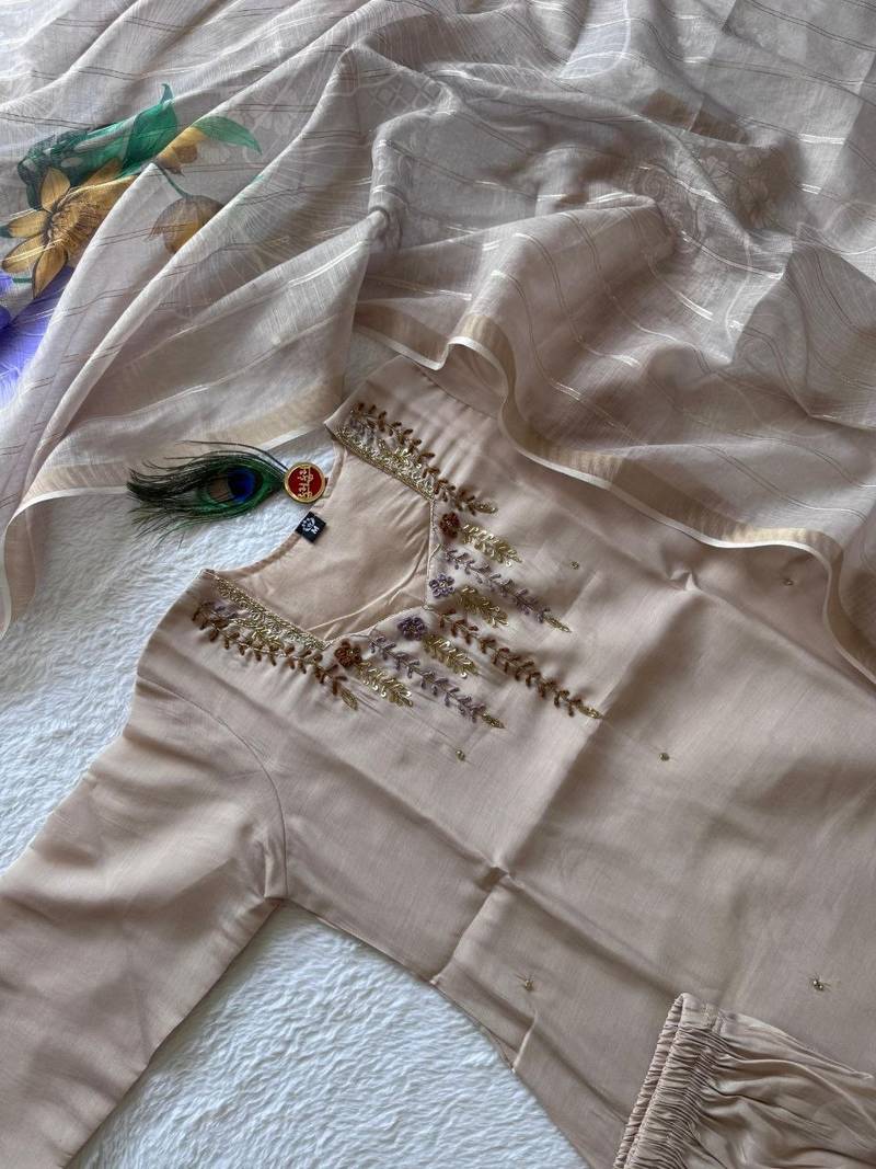 New  trendy fancy premium mul chanderi kurta set