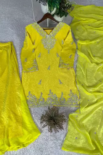 yellow salwar suit dupatta
