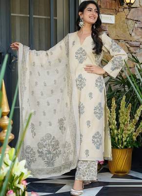 White heavy muslin salwar suit with dupatta 1