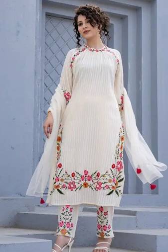 Elegant white floral embroidered cotton kurta set with net dupatta
