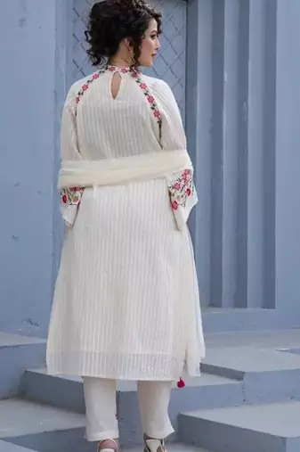 Elegant white floral embroidered cotton kurta set with net dupatta