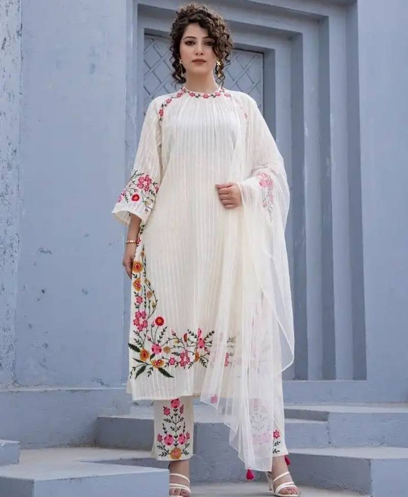 Elegant white floral embroidered cotton kurta set with net dupatta