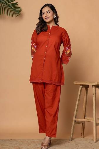 Rust pure cotton kurta pant set with floral embroidery