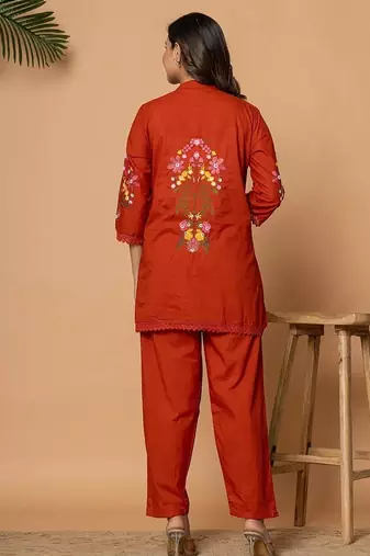 Rust pure cotton kurta pant set with floral embroidery