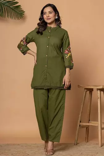 Olive green pure cotton kurta pant set with floral embroidery