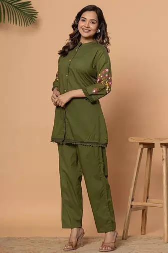 Olive green pure cotton kurta pant set with floral embroidery