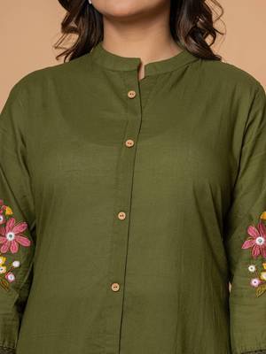 Olive green pure cotton kurta pant set with floral embroidery 4
