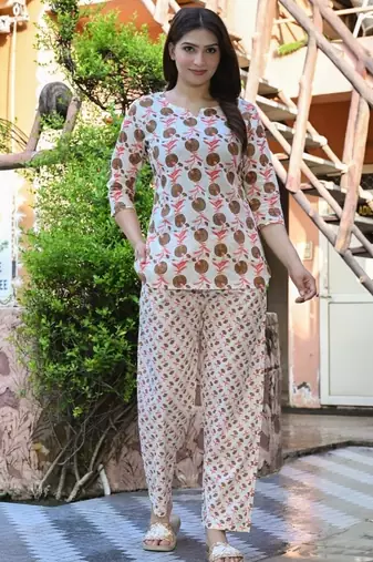 Off white cotton co-ord set with rustic floral buta print – casual wear