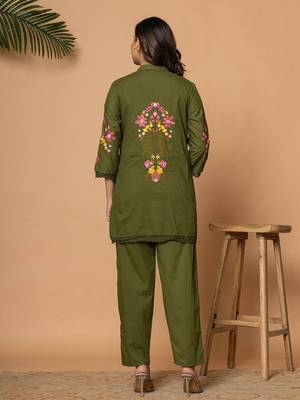 Olive green pure cotton kurta pant set with floral embroidery 5