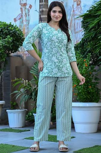 Mint green cotton co-ord set with floral print – casual wear