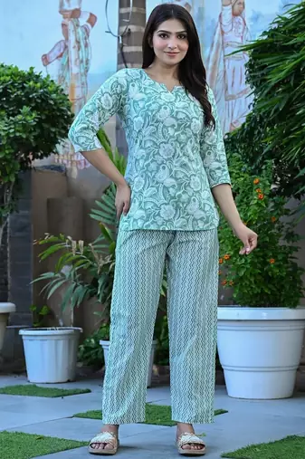 Mint green cotton co-ord set with floral print – casual wear
