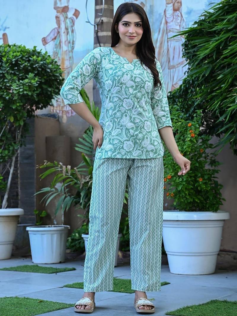 Mint green cotton co-ord set with floral print – casual wear